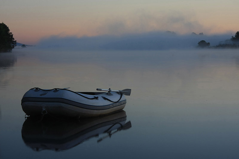 Dinghy_In_The_Mist